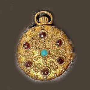 Vintage Goldette Goldtone Pillbox/Pin/Pendant